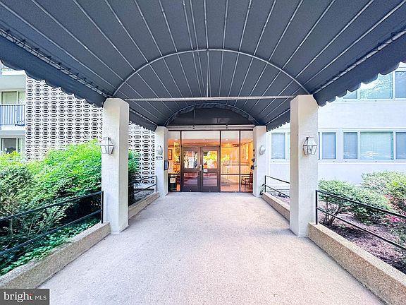 3rd image of 4410 Briarwood Ct N APT 25