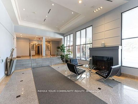 4th image of 11121 Yonge St #519
