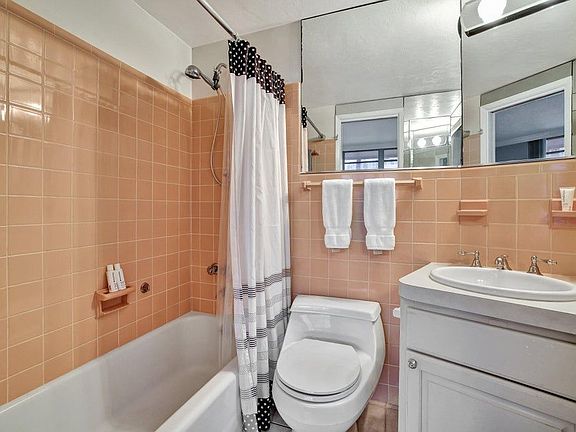 4th image of 2727 Yacht Club Blvd APT 2A