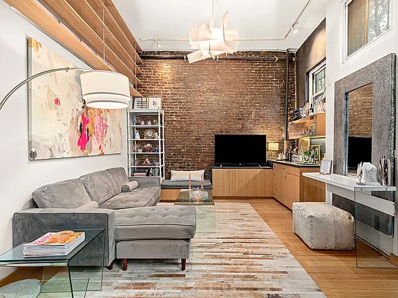 2nd image of 92 Horatio St APT 1RS
