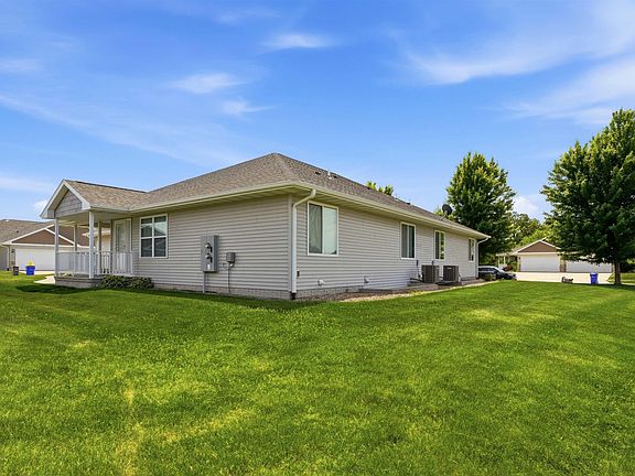 5th image of 904 Crescent View Dr NE