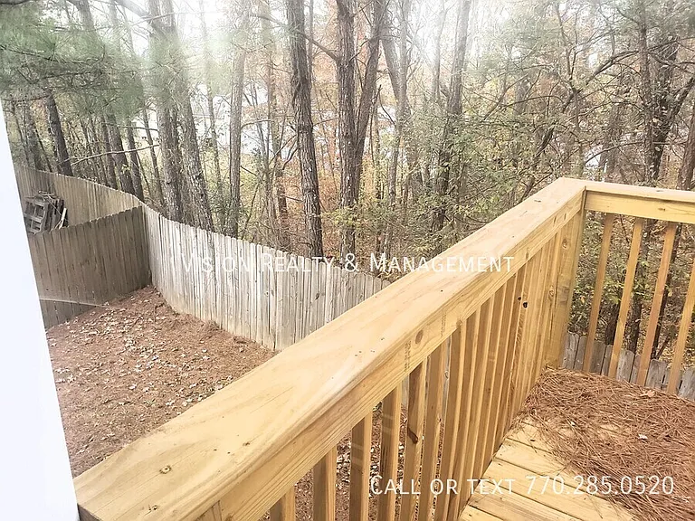 229 Bainbridge Cir — Photo 18