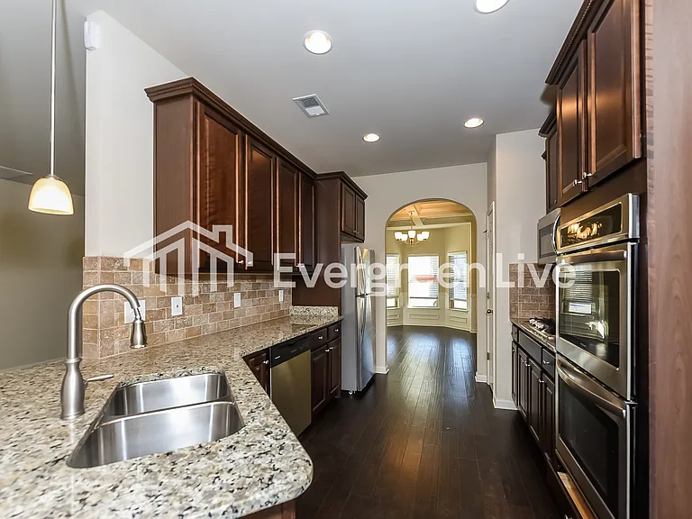 337 Grey Oaks Ct — Photo 6