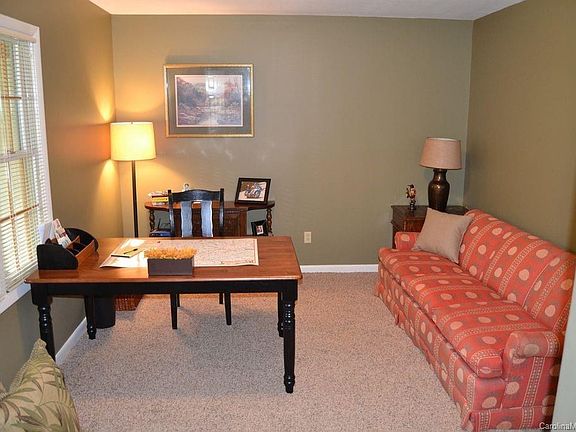 4th image of 11 Garden Ct