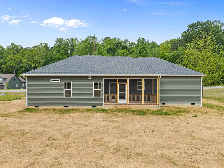 55 Leisure Ln — Photo 8