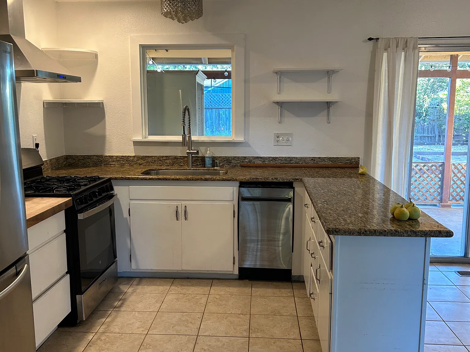 3 bed, 1448 sqft, $3,250 — Photo 4