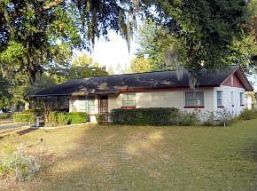 1st image of 511 NE 52nd Ct