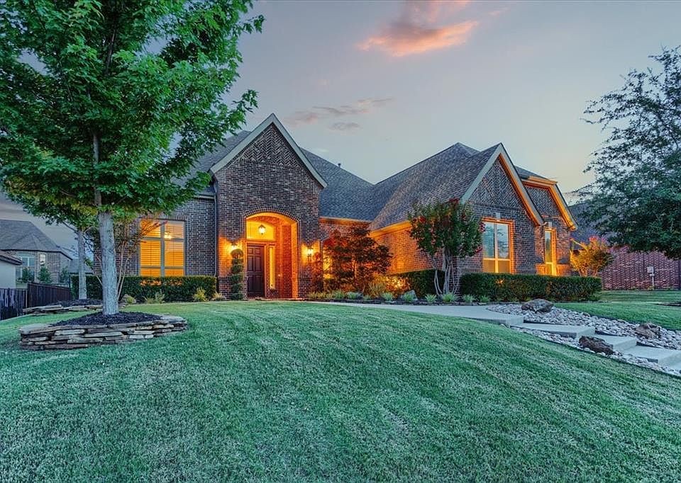 1st image of 105 Hawks Ridge Trl