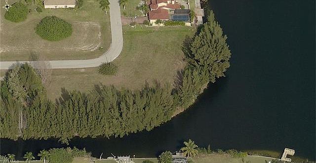 1st image of 217 NW 14th Ave