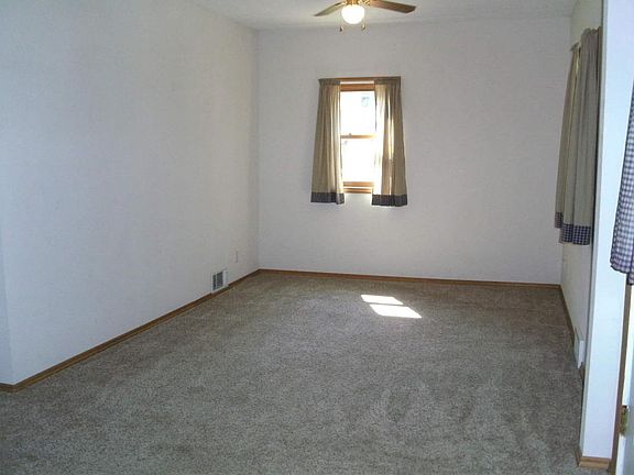 4th image of 1020 4th Ave S