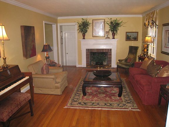 Bright, sunny living room
