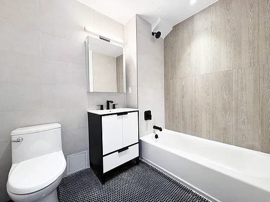 Rented by Bohemia Realty Group | media 4