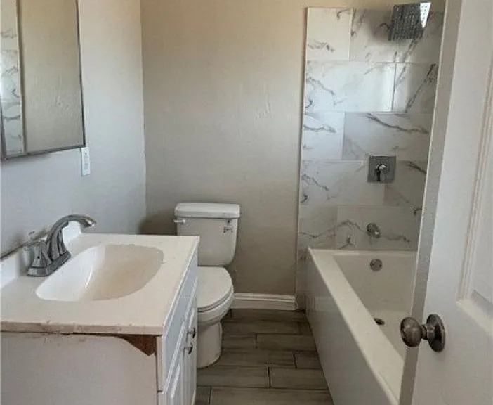 718 W Wilson Ave — Photo 8
