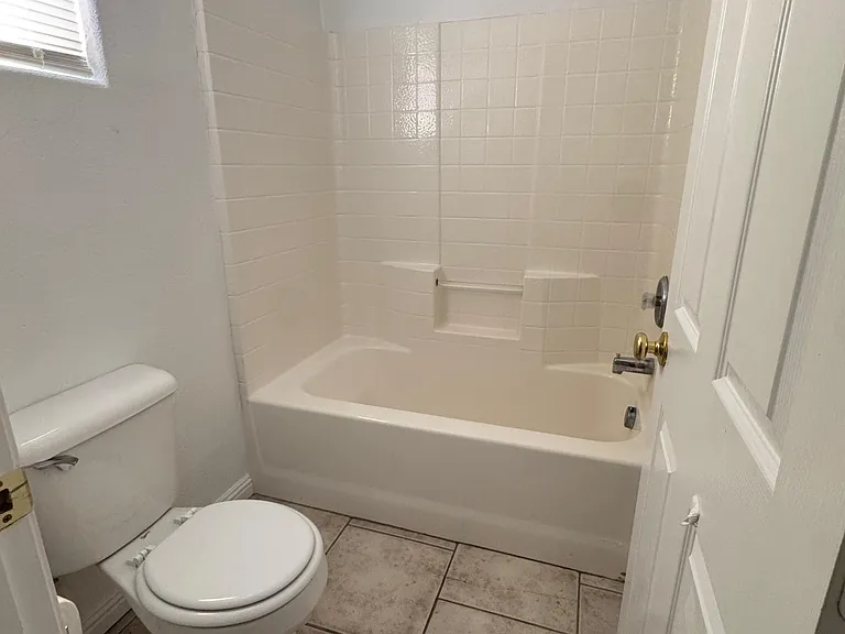 3835 Macedonia Ave — Photo 11