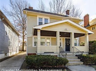 921 Helmsdale Rd, Cleveland Heights, OH 44112