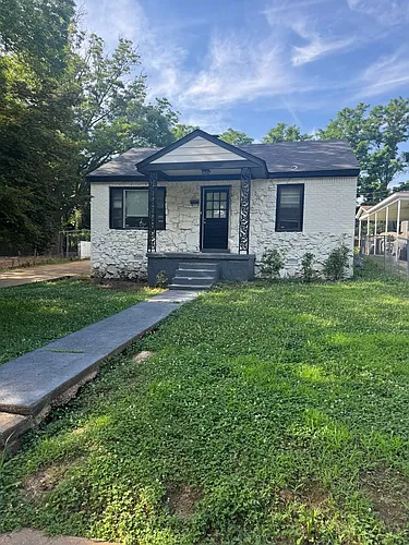 1981 Boyle Ave Photo 1