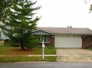 760 Old Farm Rd, Matteson, IL 60443