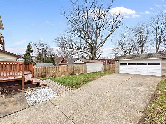 3rd image of 1361 Bonnieview Ave
