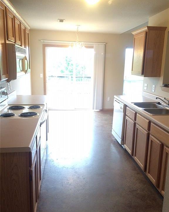 2nd image of 157 Jenee Dr