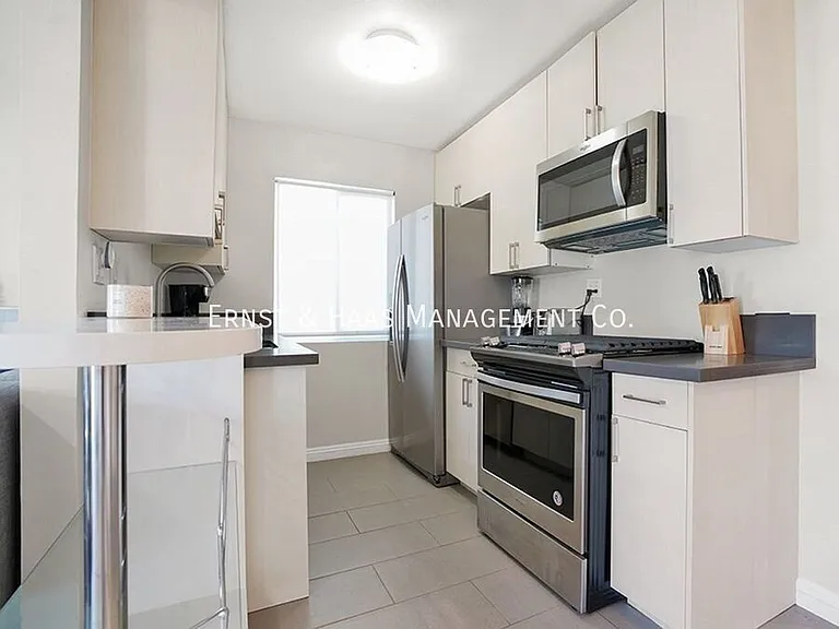 17071 Oak Ln #C — Photo 6