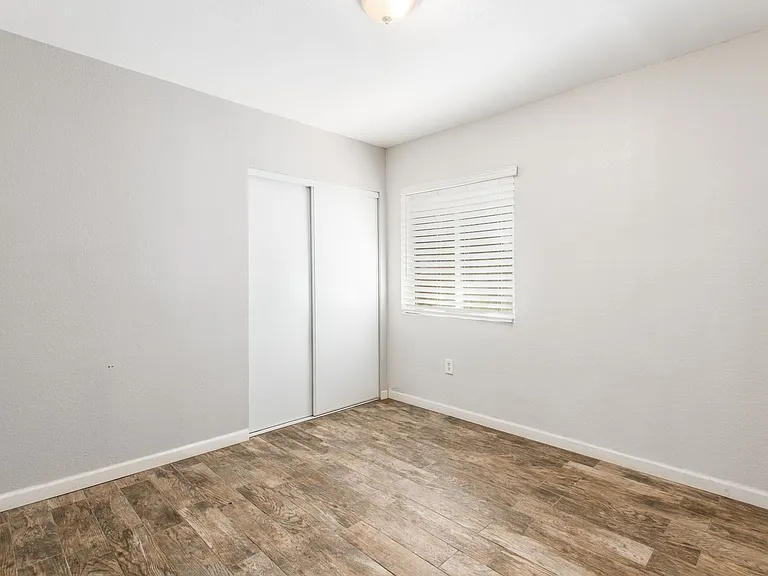14993 Yucca Ave — Photo 11