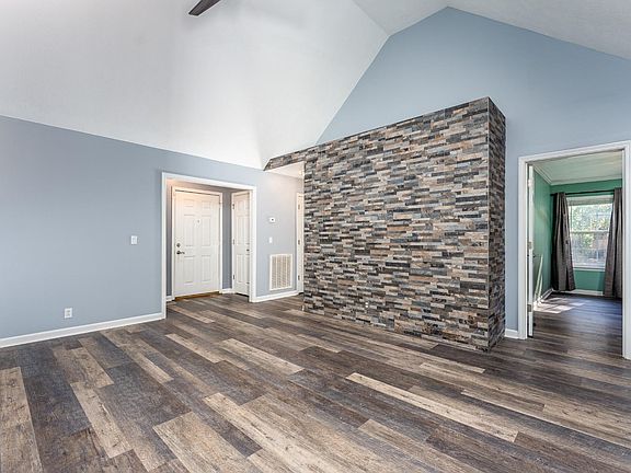 3rd image of 230 Lehman Trl