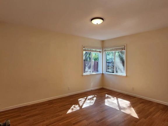 4th image of 2350 Sierra Ct