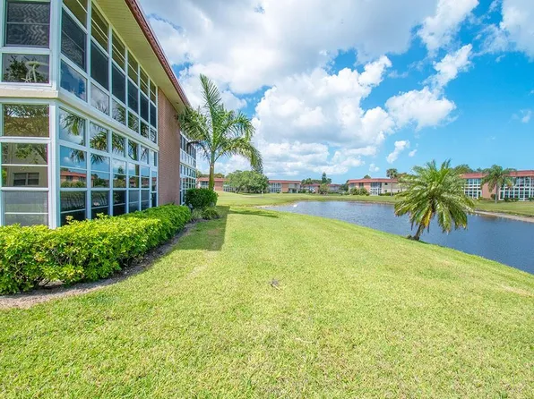 66 Woodland Dr APT 106, Vero Beach, FL 32962