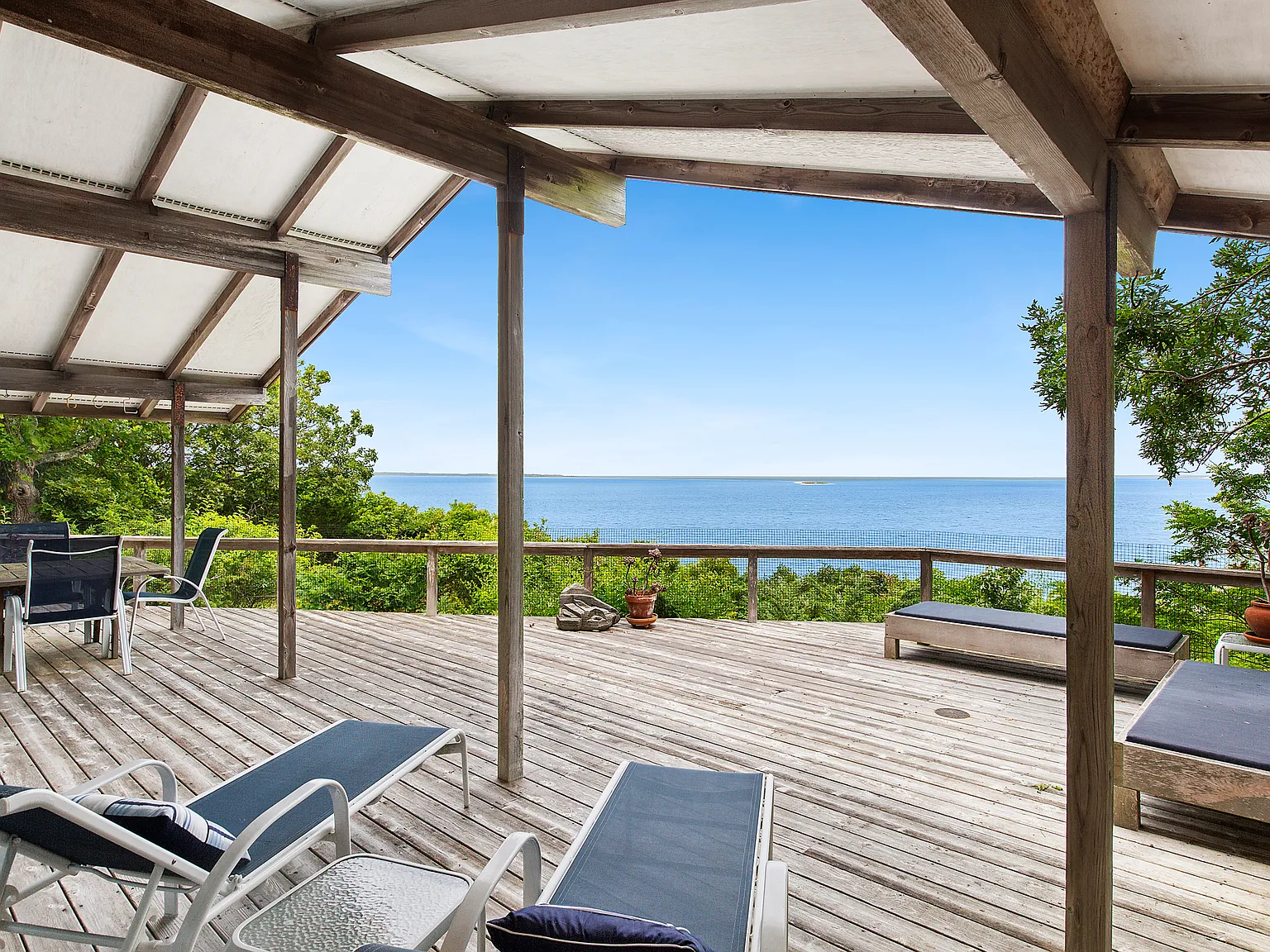 Waterfront Bliss In Barnes Landing — Photo 1