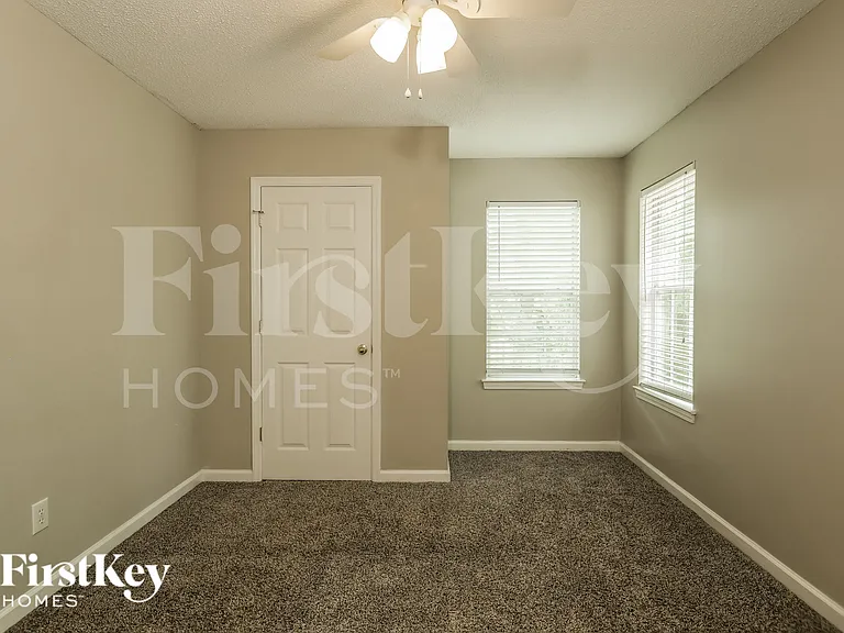 3021 Bowron Rd — Photo 14