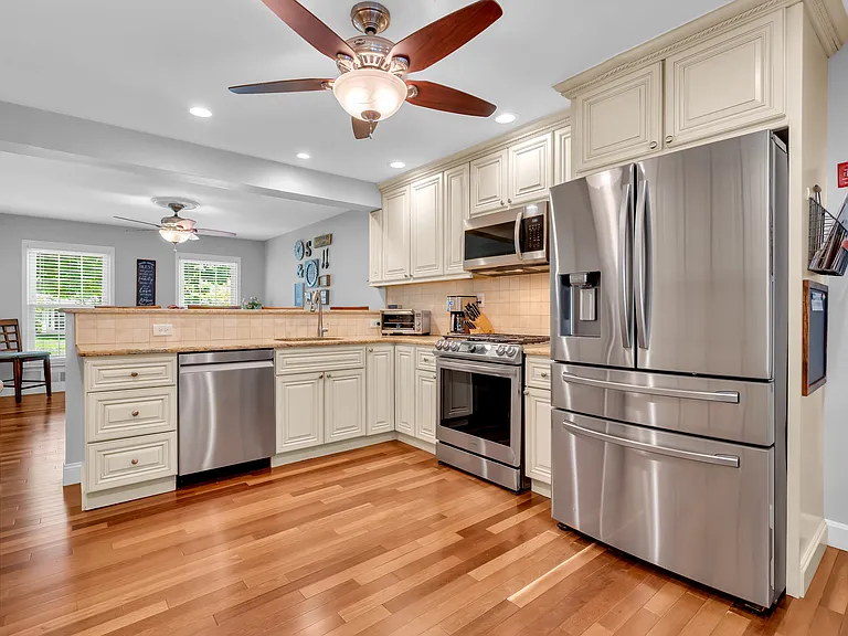1044 Evelyn Dr — Photo 30