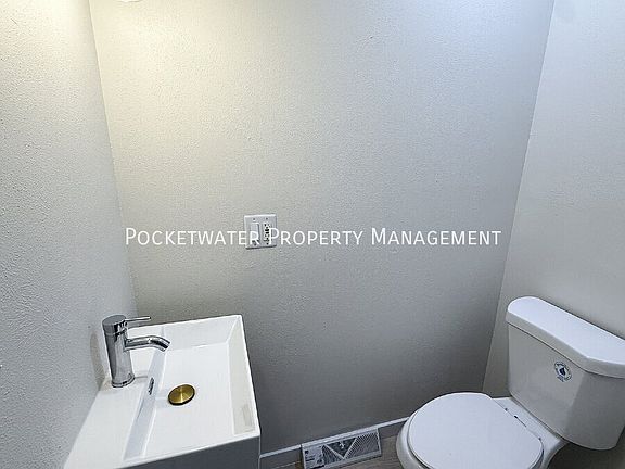 5th image of 10745 Miller Ct