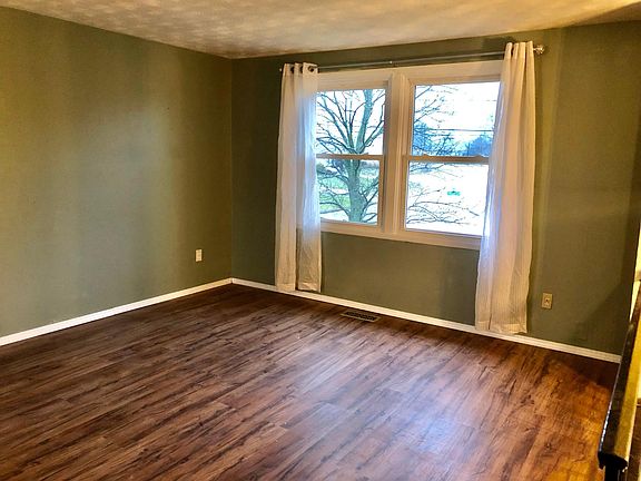 2nd image of 2216 Sprucewood Dr