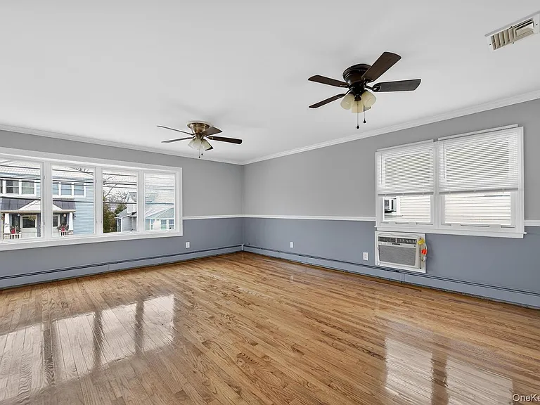 9 Bay Beach Ave — Photo 6