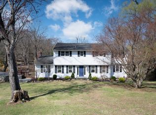 2 Greenview Rd, Brookfield, CT 06804