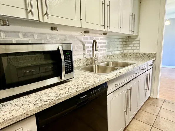 572 E Avenue J APT D, Grand Prairie, TX 75050