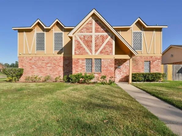 13915 Roundstone Ln, Houston, TX 77015