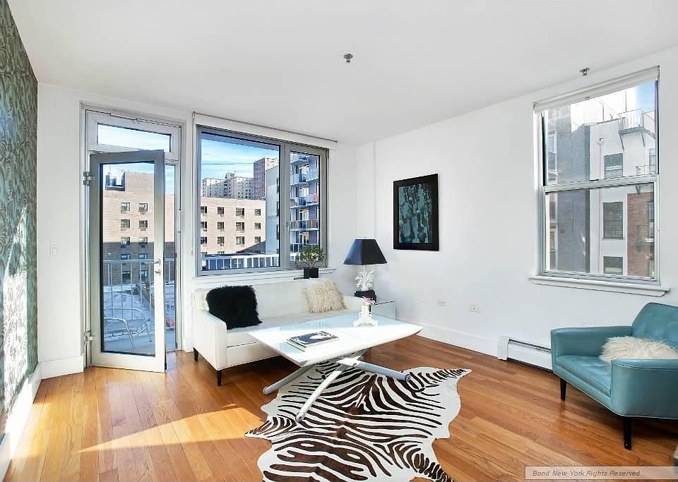 Living Area w/ Terrace