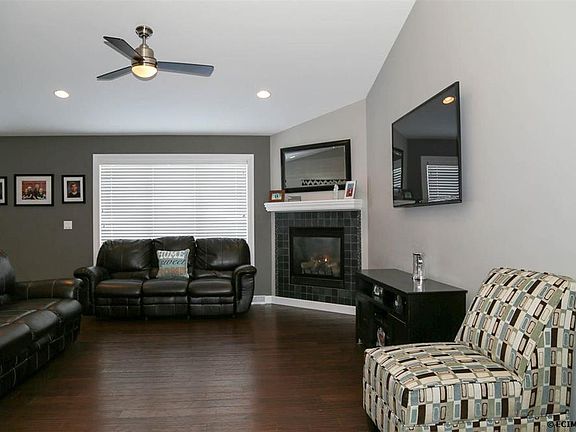 3rd image of 9453 Lara Dr