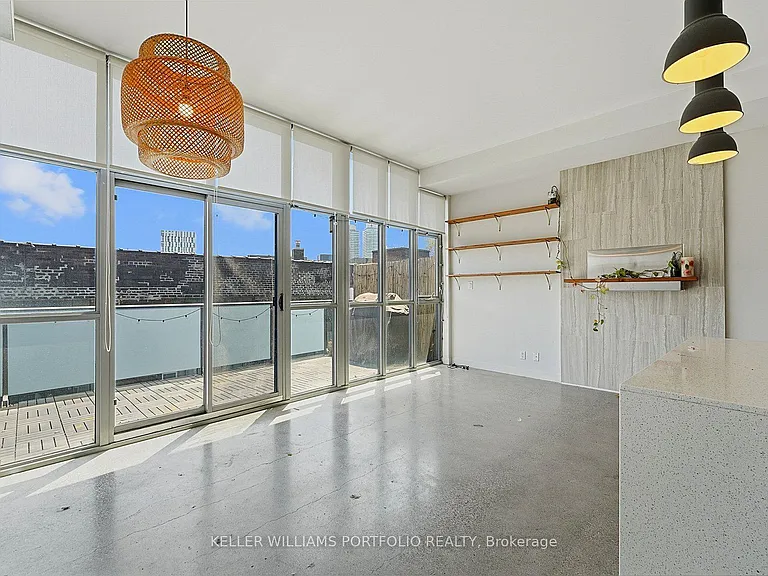 569 King St E #407 — Photo 12