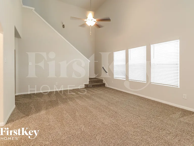 25621 Roy Rogers Rd — Photo 2