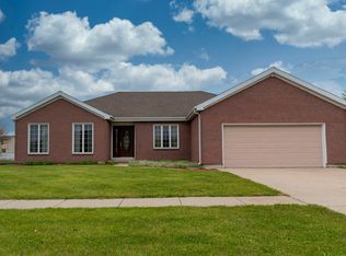 1040 Regent Ct, Diamond, IL 60416