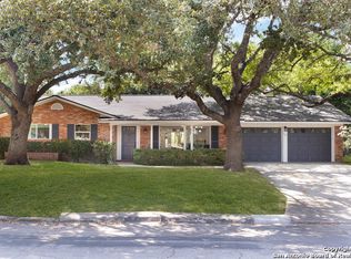 500 Travertine Ln, Castle Hills, TX 78213