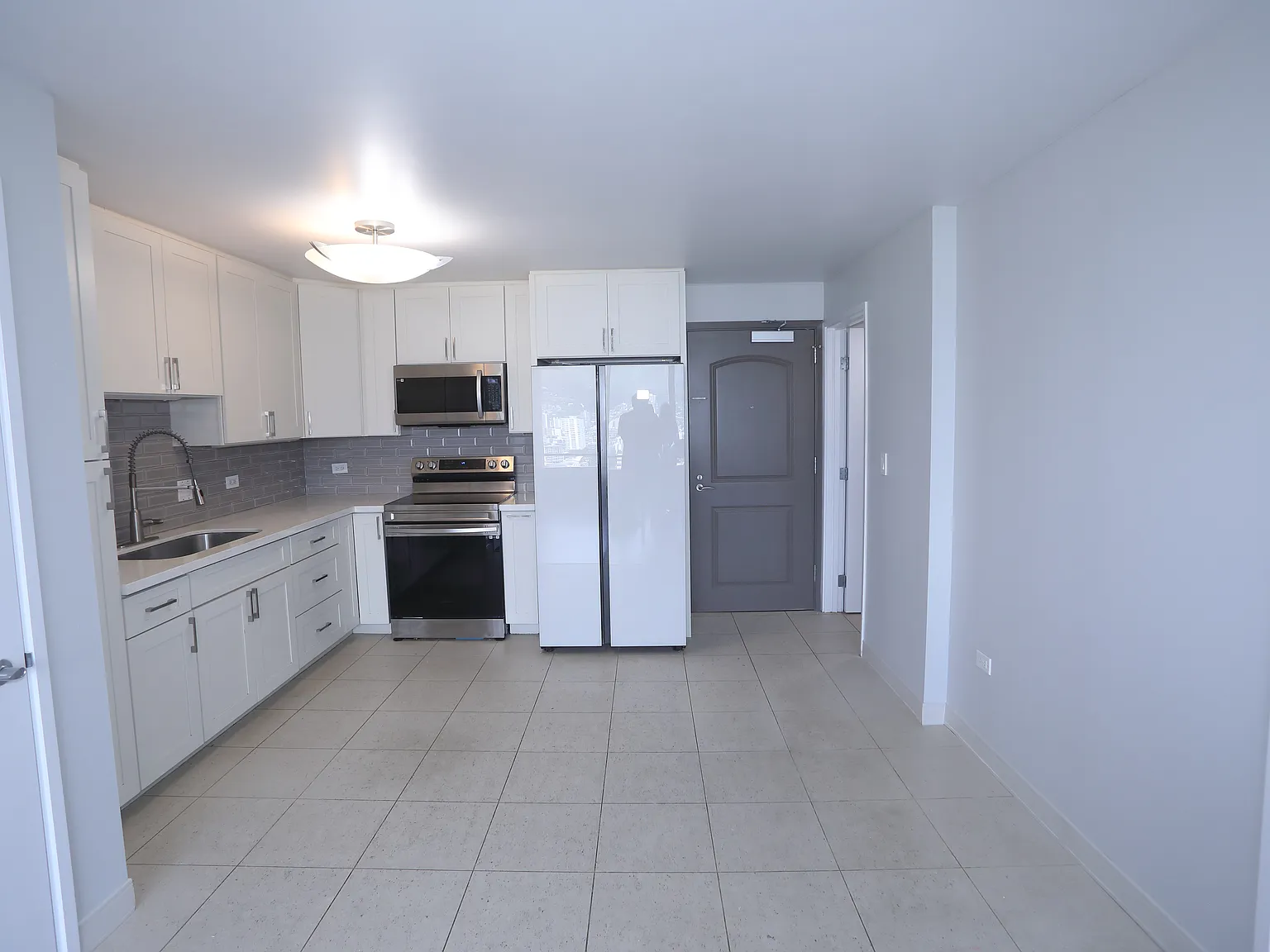 2 bed, 747 sqft, $3,800 — Photo 2