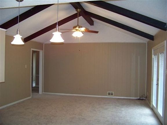 3rd image of 4327 Memorial Dr