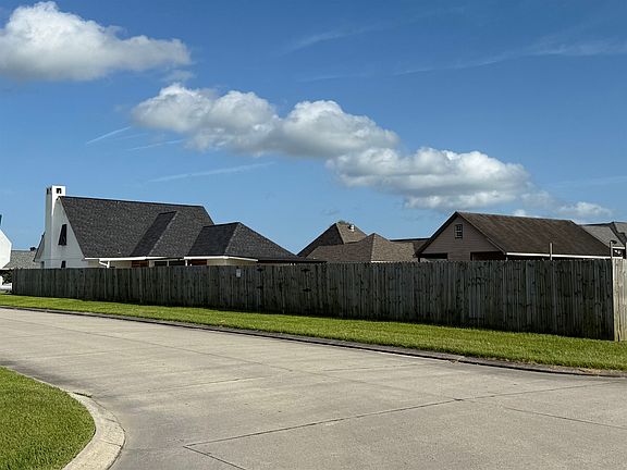 5th image of 207 Woodwind Dr