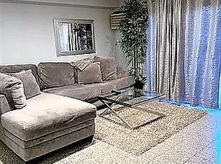 25-38 41st St #1R, Astoria, NY 11103
