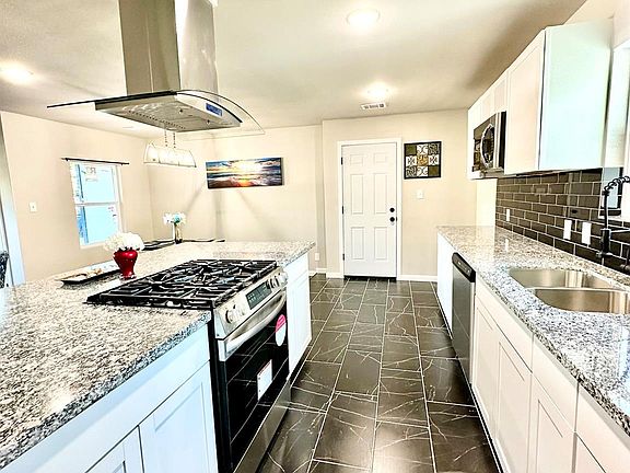 5th image of 10 Gulf Ln