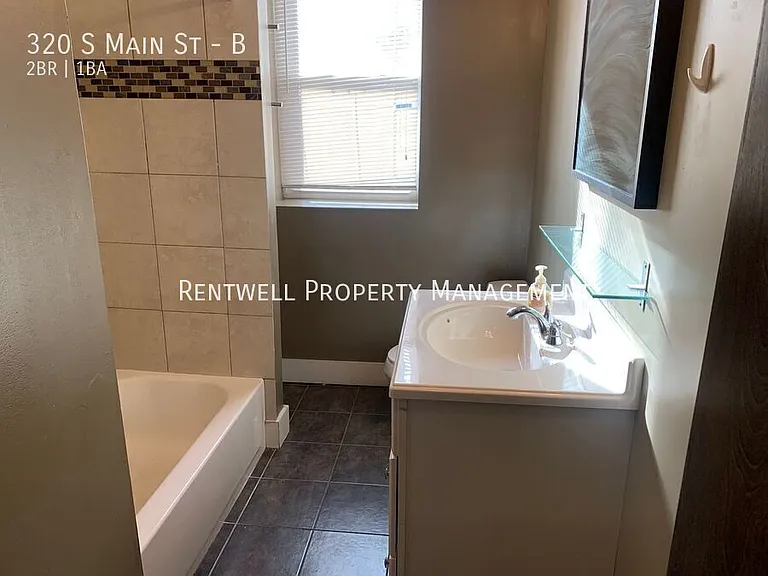 320 S Main St #B — Photo 13