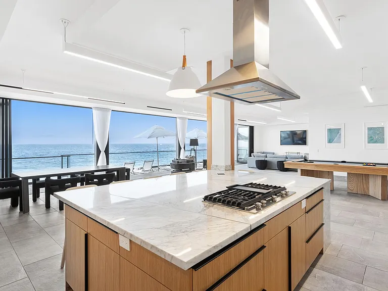 Gorgeous kitchen space perfect for warm gatherings.